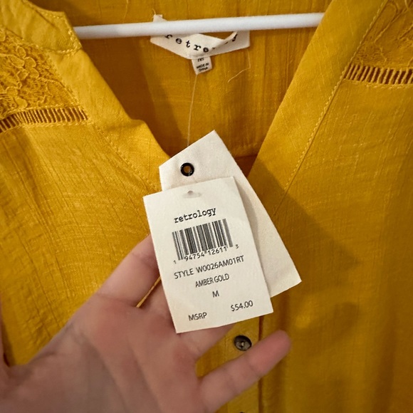 Retrology Amber Gold Blouse- Size M - Picture 4 of 4